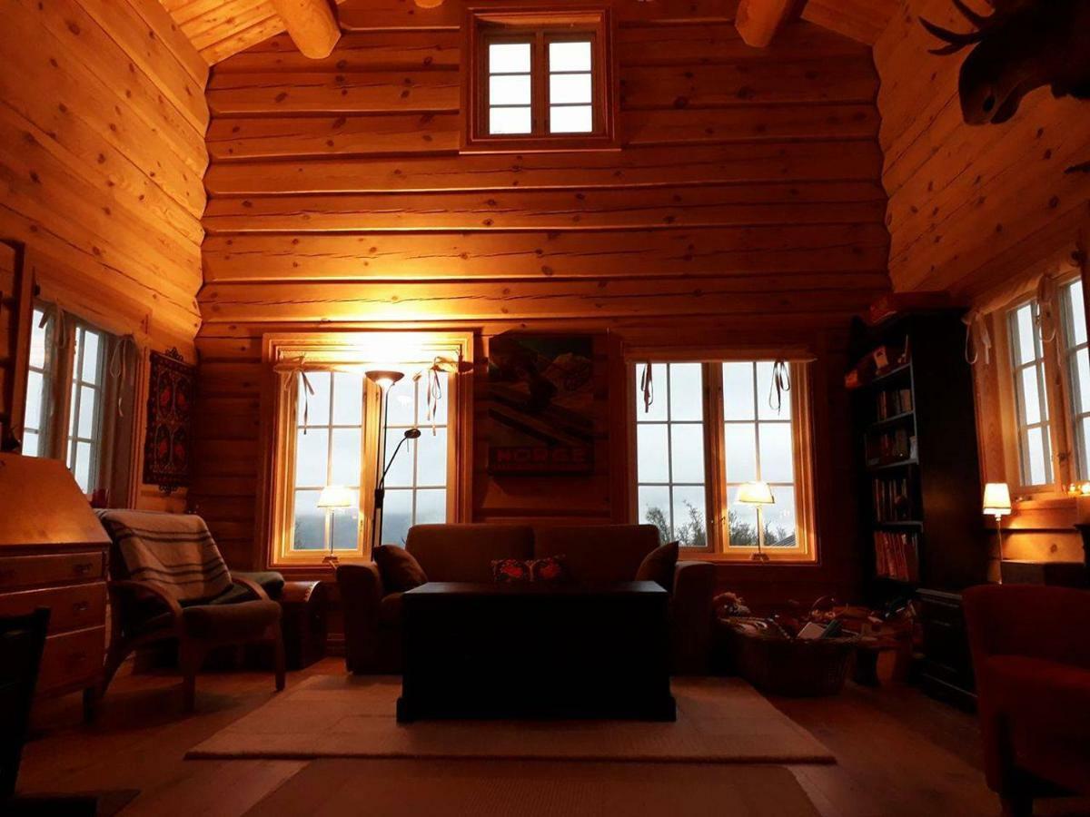 Blazerbu Four-Bedroom Chalet Myro Exteriör bild