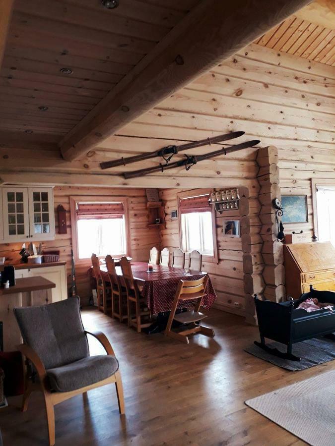Blazerbu Four-Bedroom Chalet Myro Exteriör bild